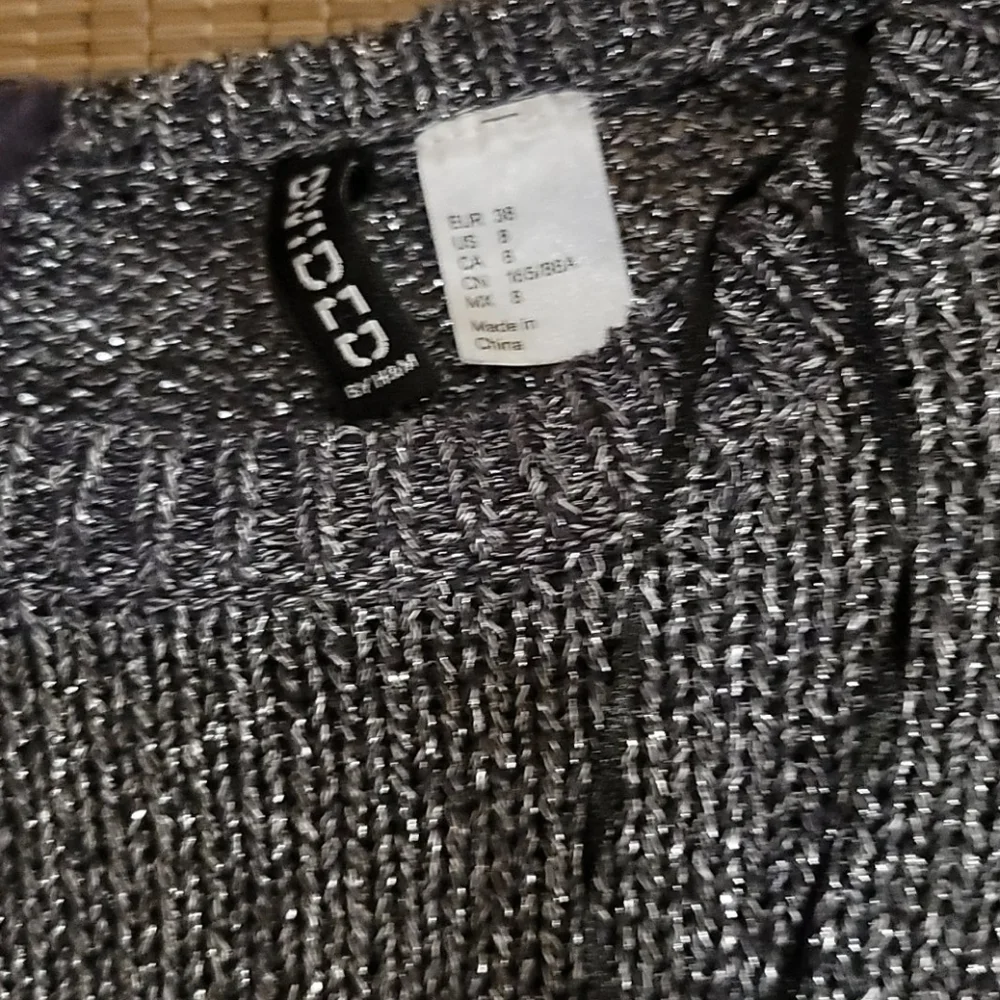 Divided Black sparkly long sleeves top - Picture 2 of 3